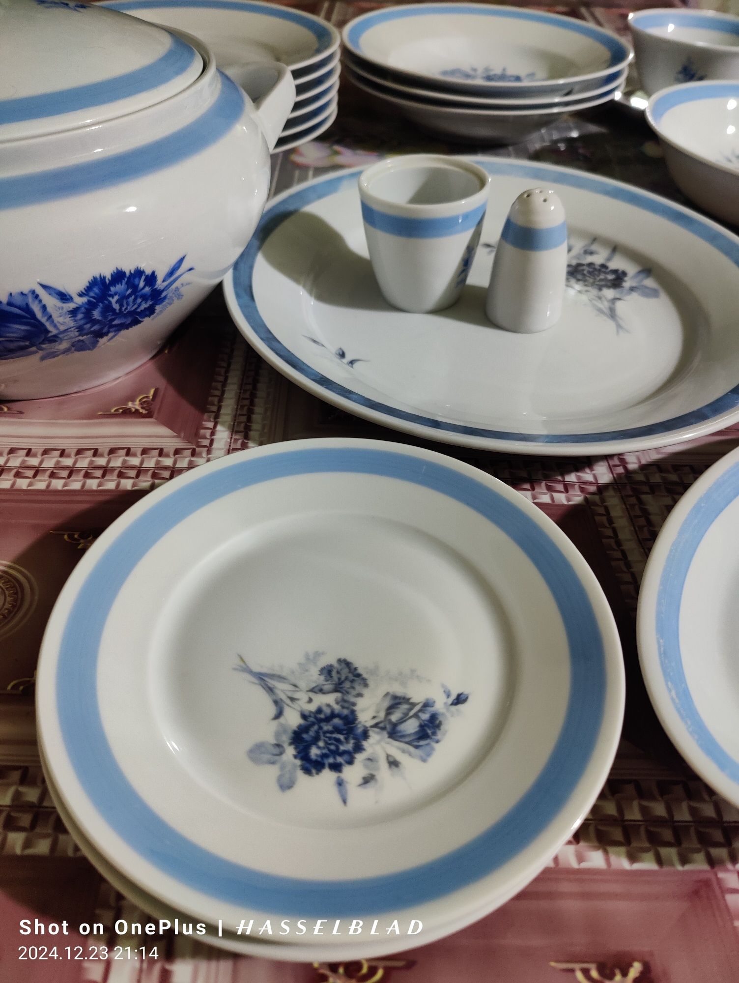 Продам столовый коллекционный сервиз FORTUNA EISENBERG фарфор из ГДР