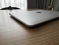 MacBook Air Apple