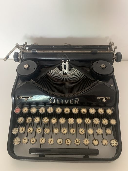 Máquina de escrever Oliver