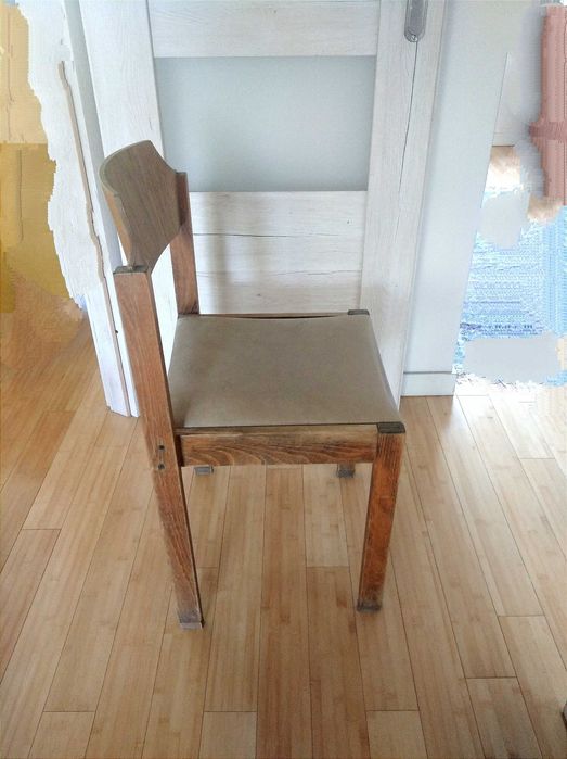 Drewniane krzesło szerokie, wysokie PRL