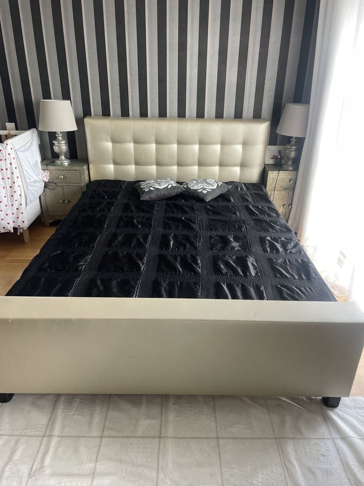 Cama de casal 160cm da marca AREA
