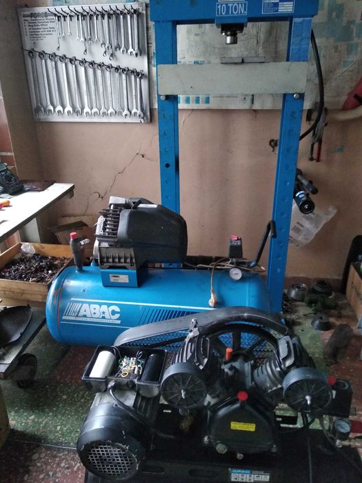 Компресор продажа сервіс ТО ремонт.