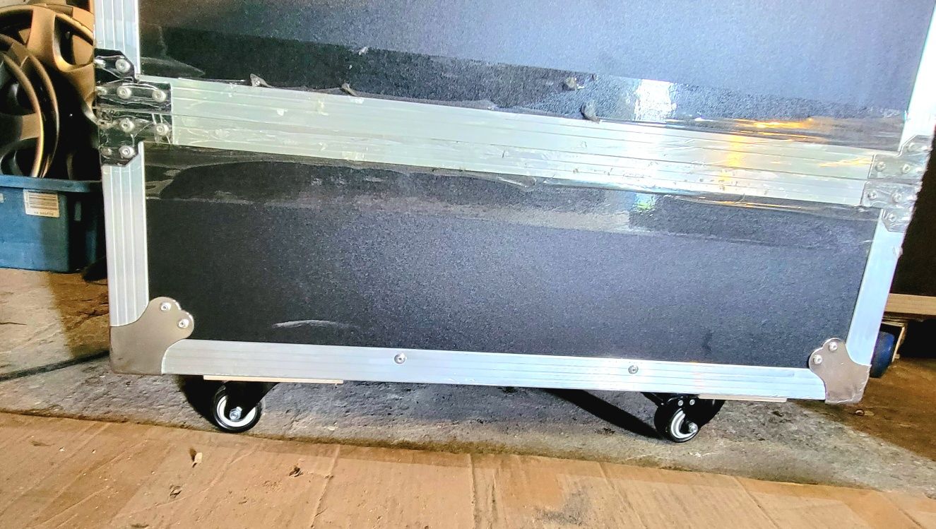 Duzy Kufer, skrzynia do transportu zwłok itp