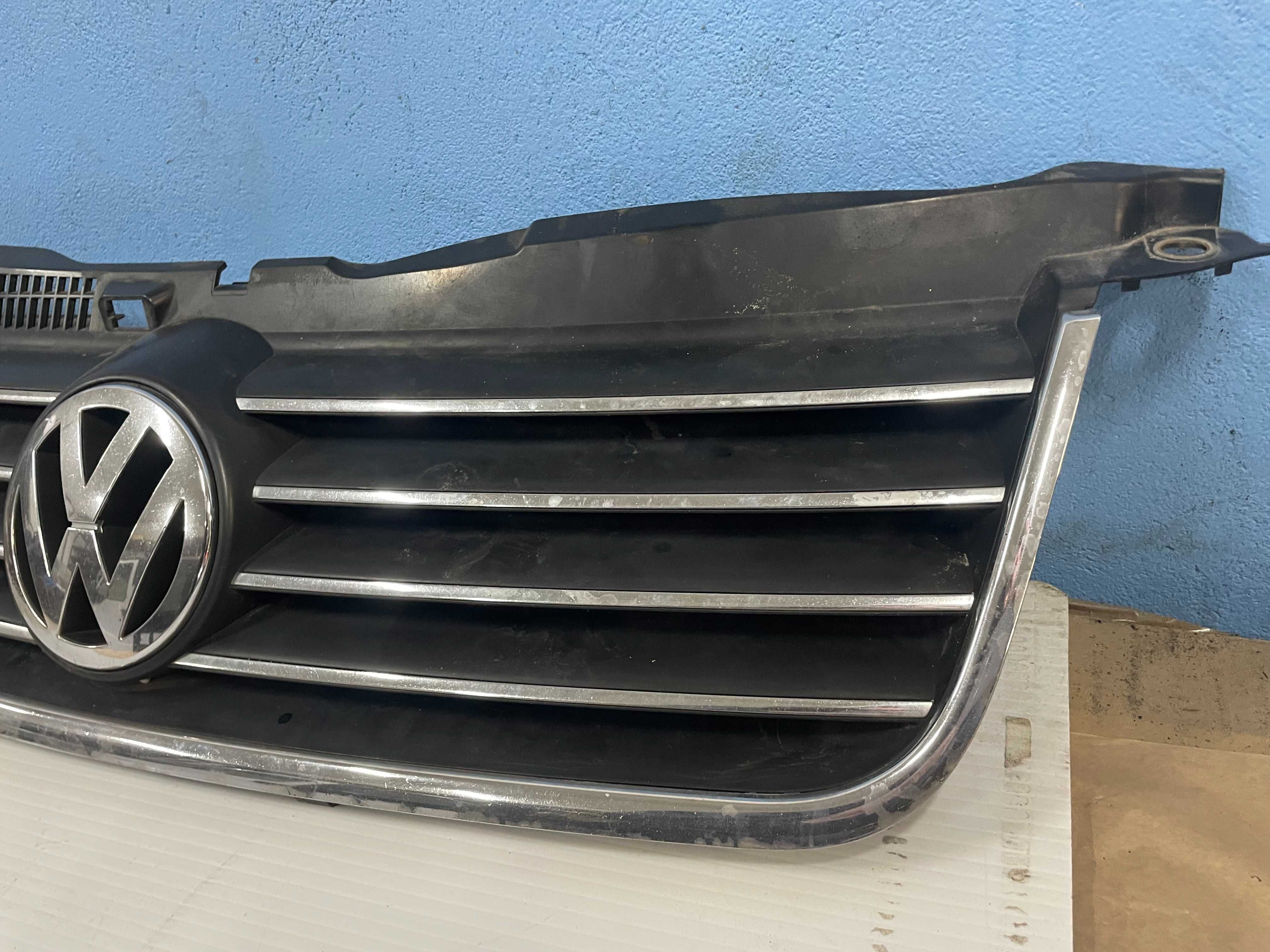 Grill / Atrapa chłodnicy / kompletna VW Passat B5