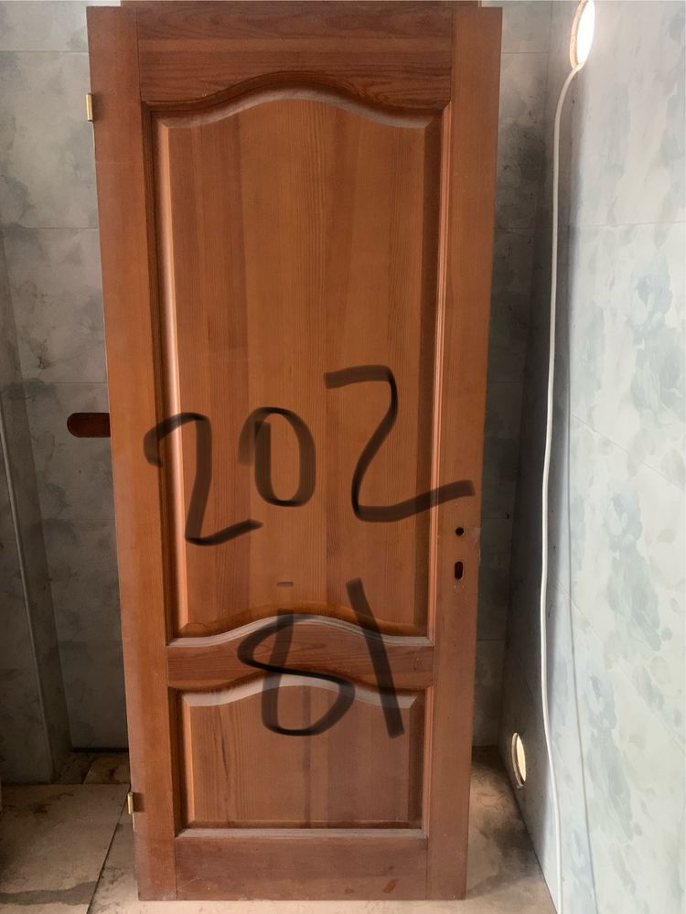Двері деревʼяні масив