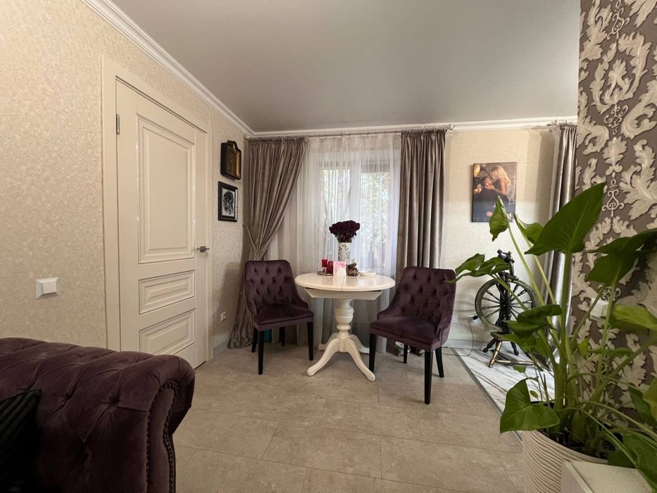 2-комнатная в центре г. Самар(Новомосковск)