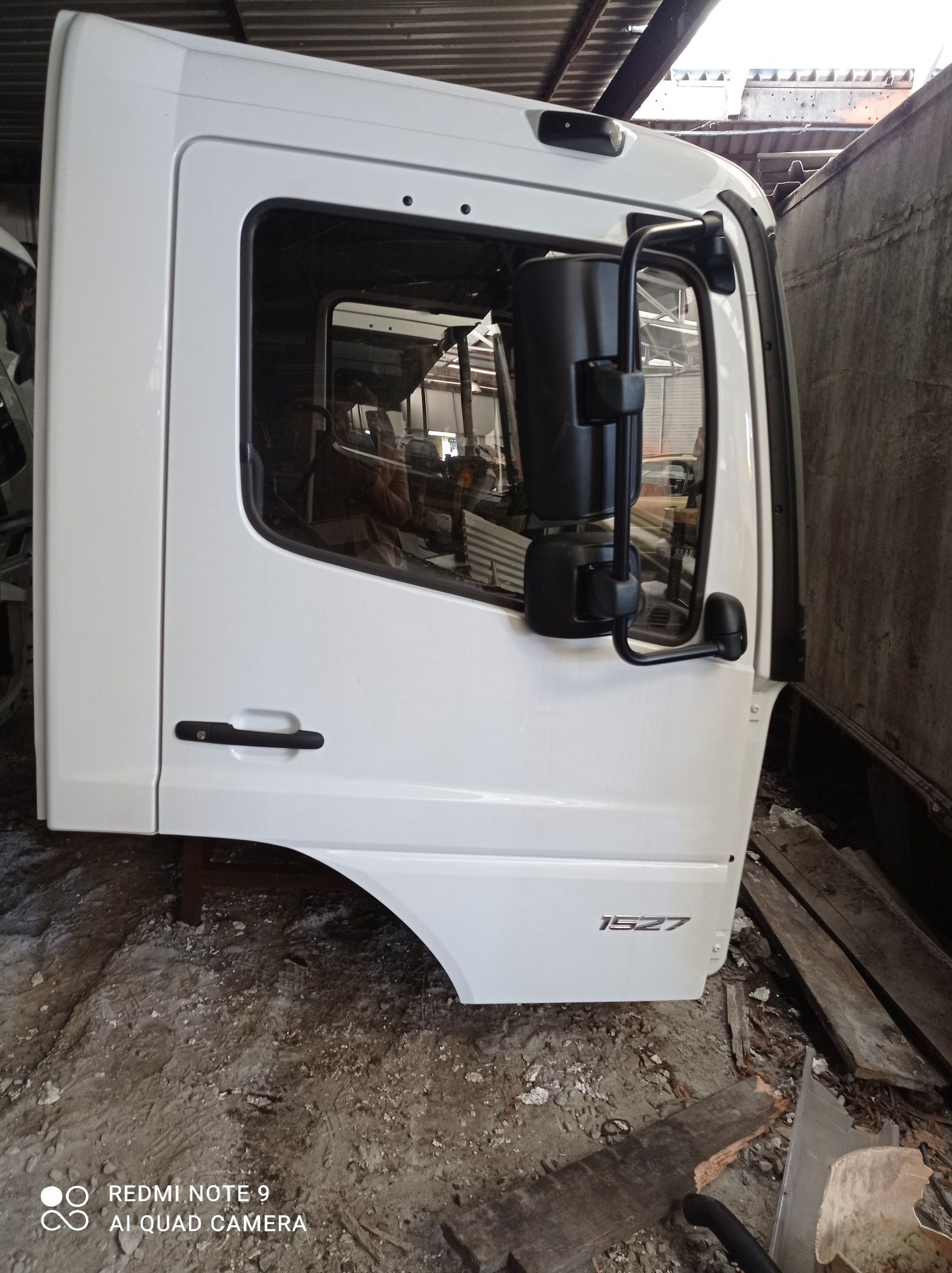 Cabines Mercedes atego Novas