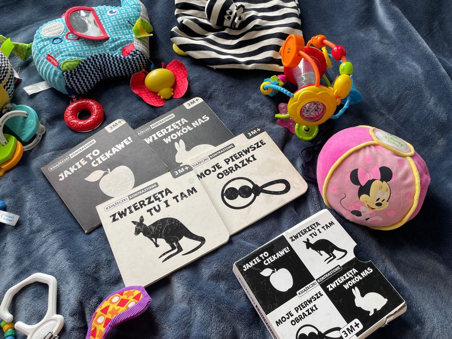 Zabawki dla niemowlaka Fisher Price książki kontrastowe
