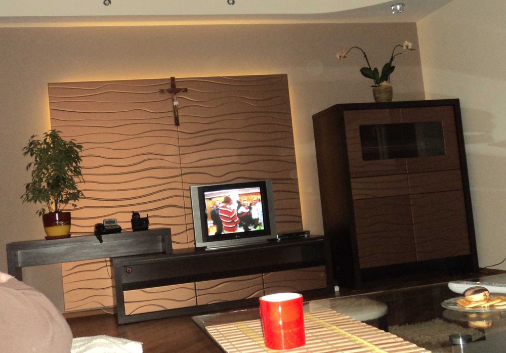 Komoda do salonu z oświetleniem i opcją półki pod telewizor!!!400zł