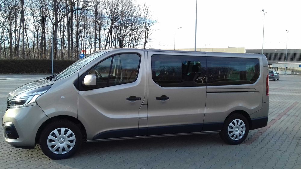 Wynajem busa 9 osób LONG