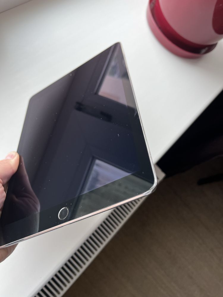 Apple iPad Air 2 16Gb модель А1566 iCloud