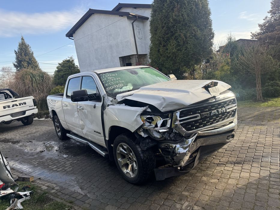 Ram V 2022 5.7Hemi V8 **4X4**100tyś km **big horn*Uszkodzony**