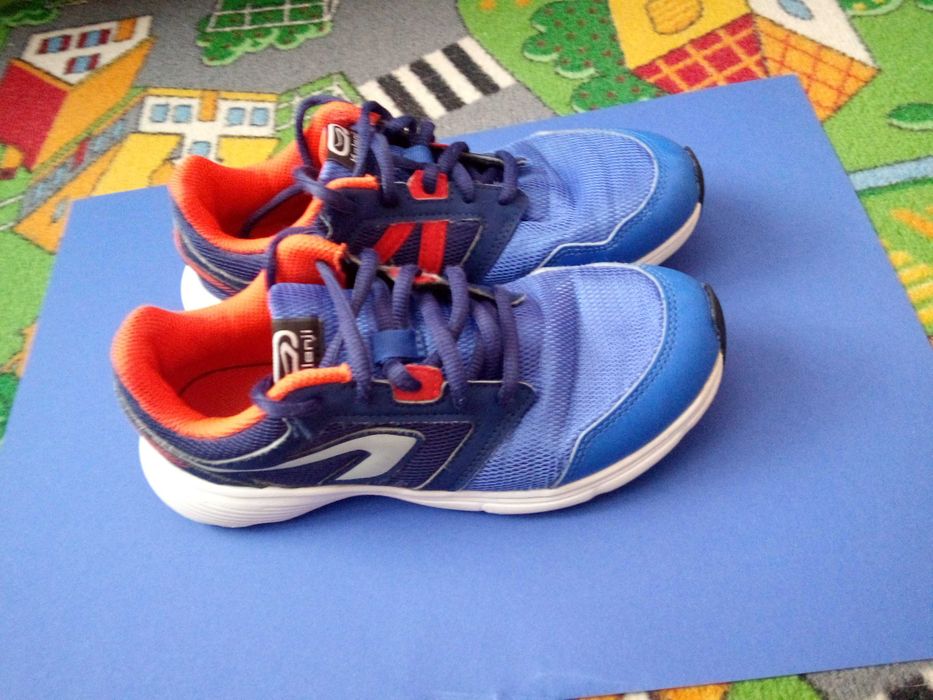 Adidasy Decathlon rozm. 35, wkładka 22 cm