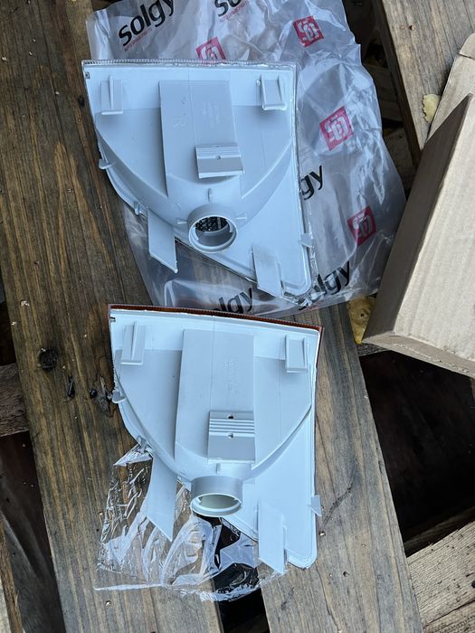 Поворотник правый Mercedes Sprinter мерседес спринтер 901-910