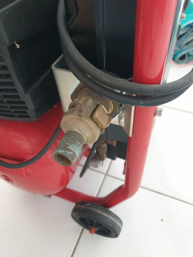 Compressor de Limpeza para Desinfeção de Sistemas de Água / Flushing C
