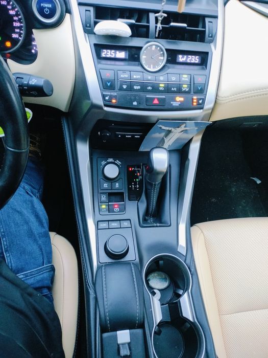 Lexus NX 300h Comfort AWD