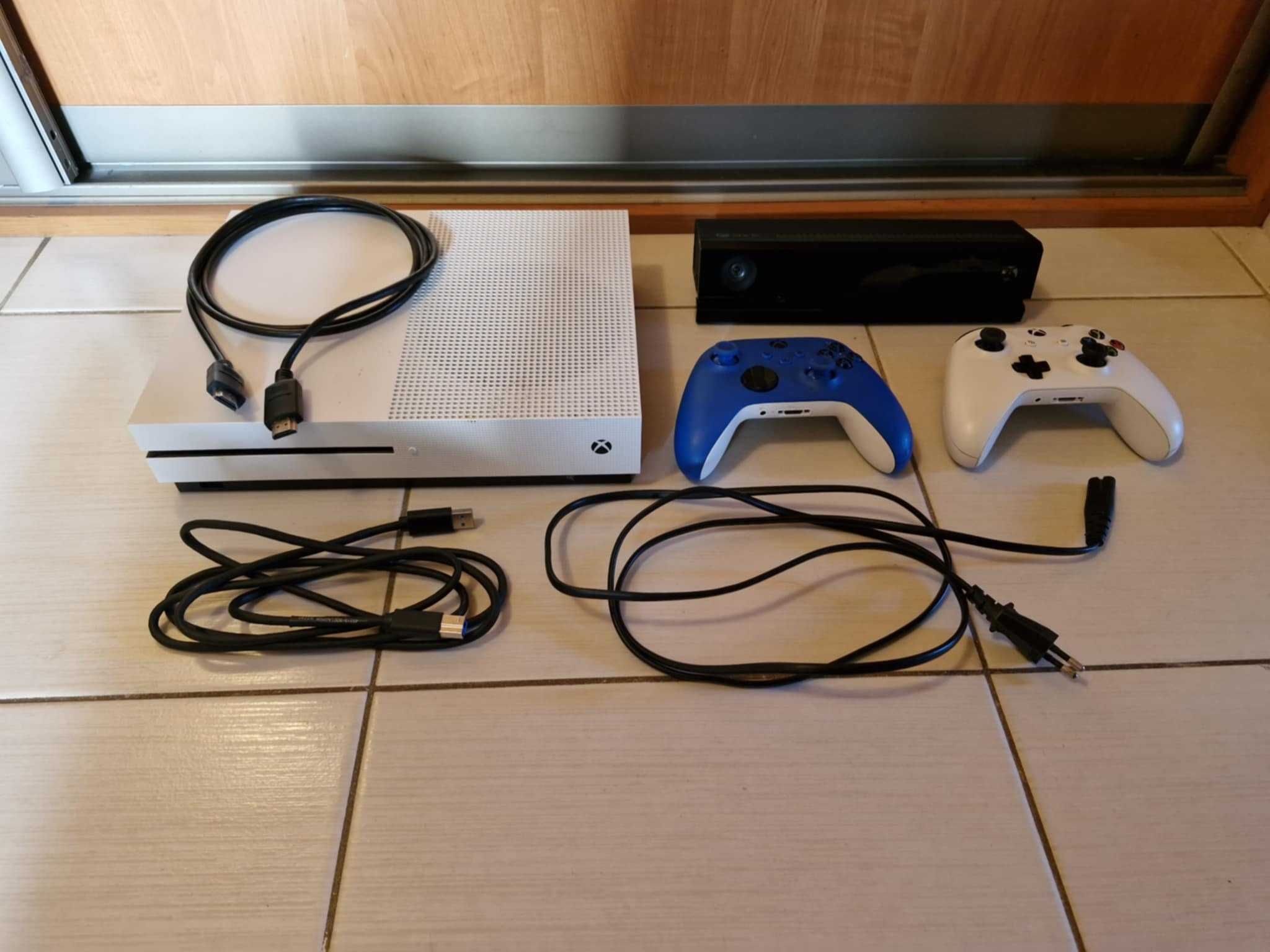Konsola Xbox One S z kablami + czujnik ruchu Kinect + Kontroler
