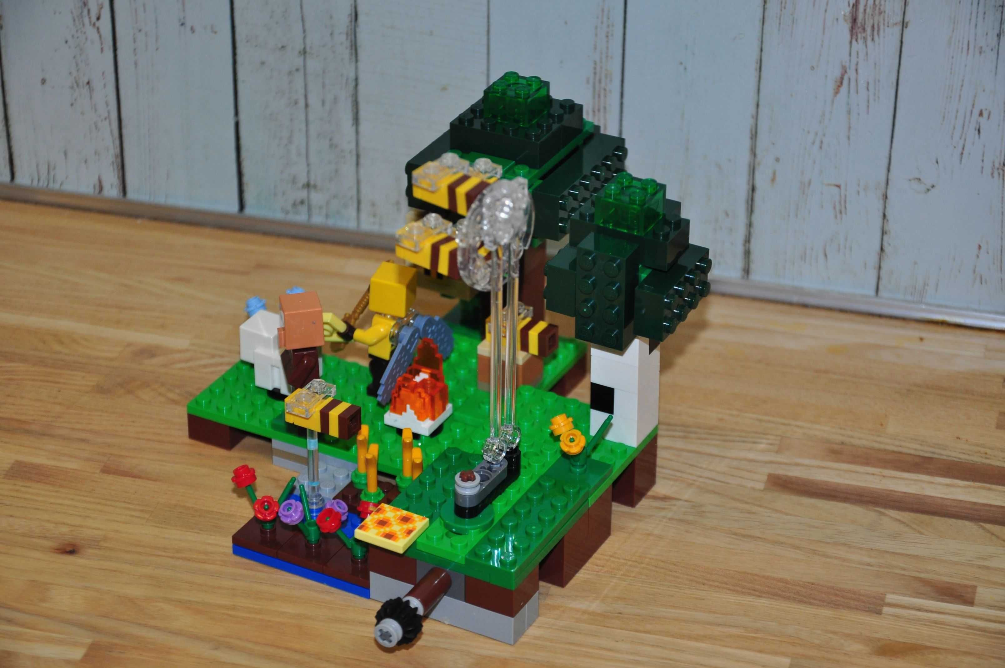 Z0121. Zestaw LEGO Minecraft 21165-1 The Bee Farm