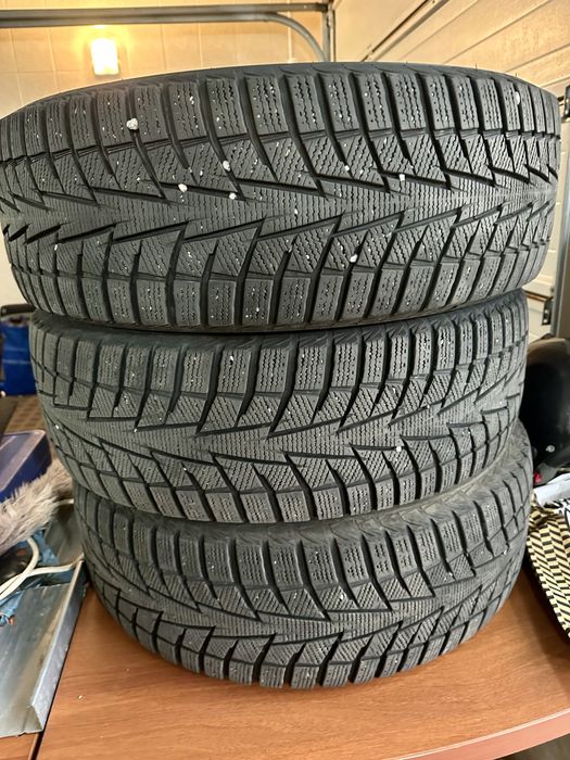 Продаю зимові шини Hankook R18