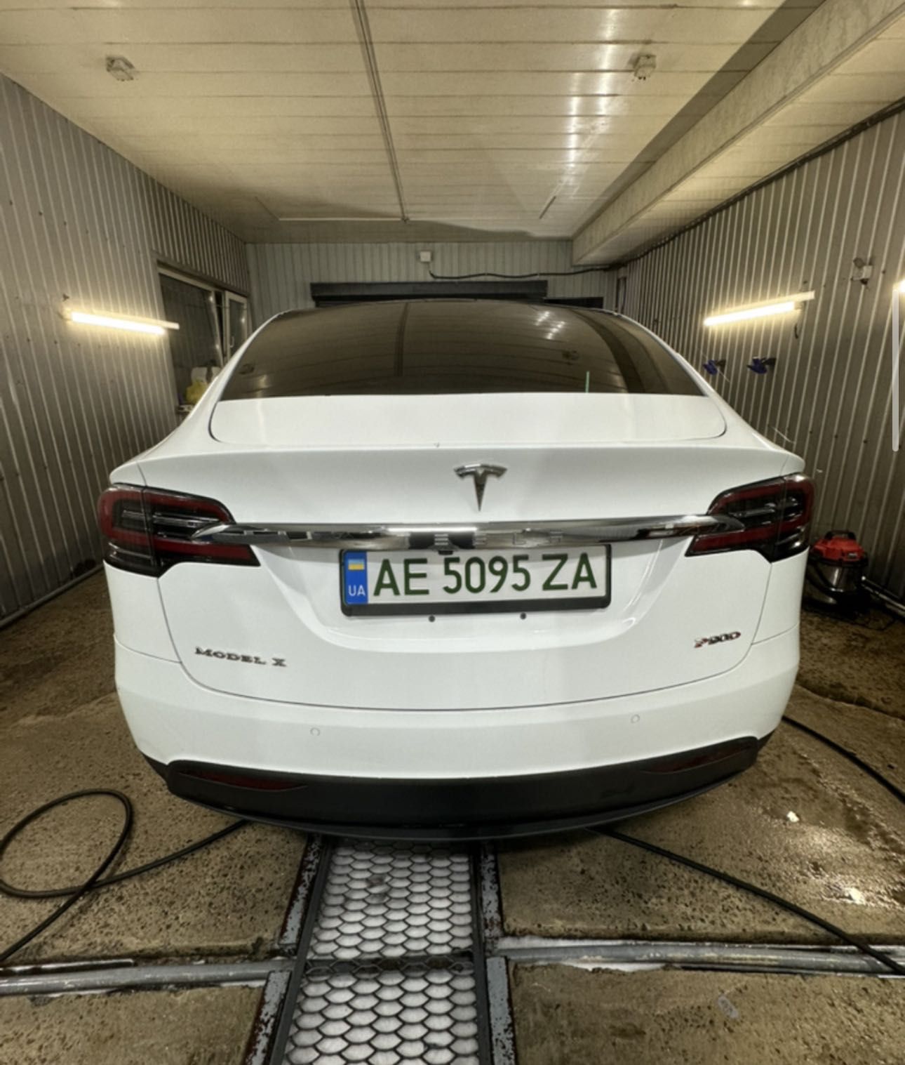 Tesla model X p90d