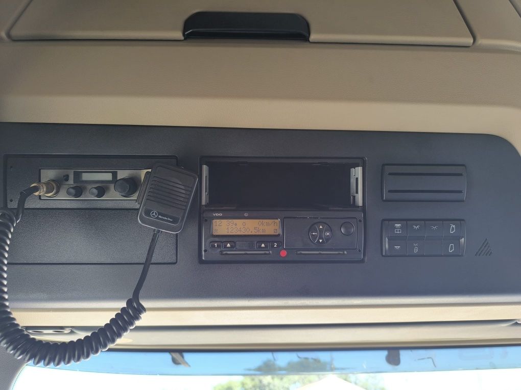 Camião Mercedes actros porta máquina 1 8 4 2  2 0 1 6 caixa auto