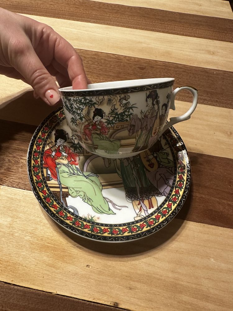 Chińska porcelana filiżanka i talerzyk motyw chin gejsza