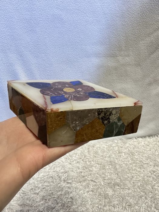 Szkatułka z kamieni Vintage