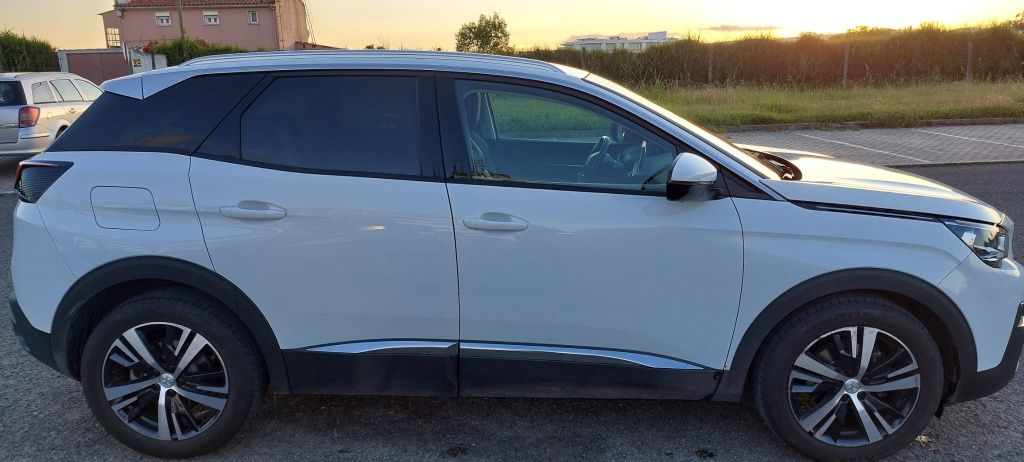 Oportunidade:  Peugeot 3008 apenas 52.500 km