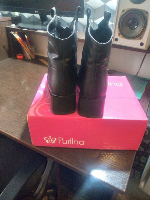 Продам жіночі ботинки