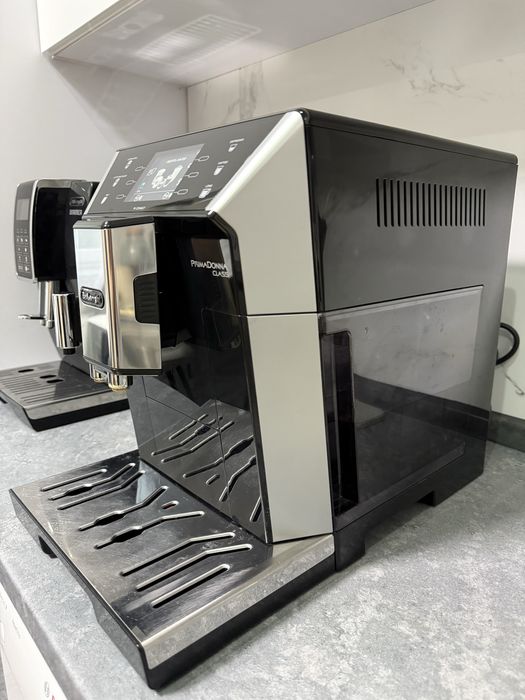 Кавомашина DeLonghi PrimaDonna Class