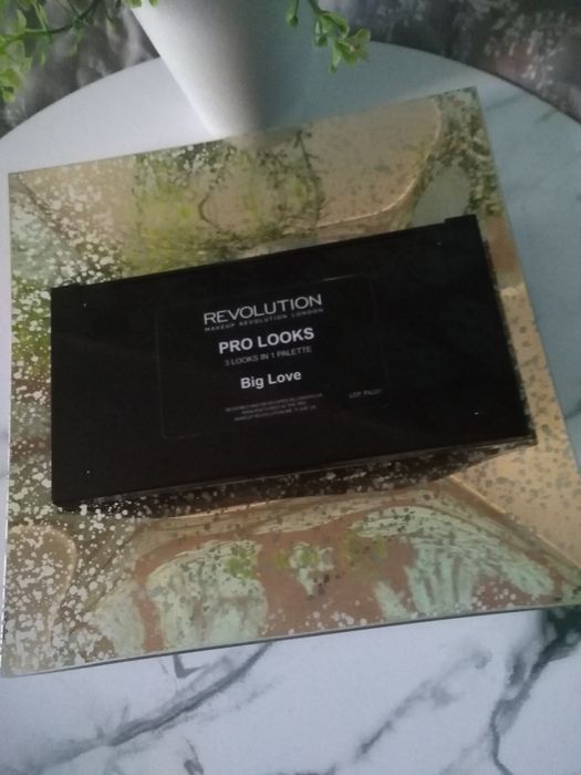 Sprzedam paletkę MUR Big Love