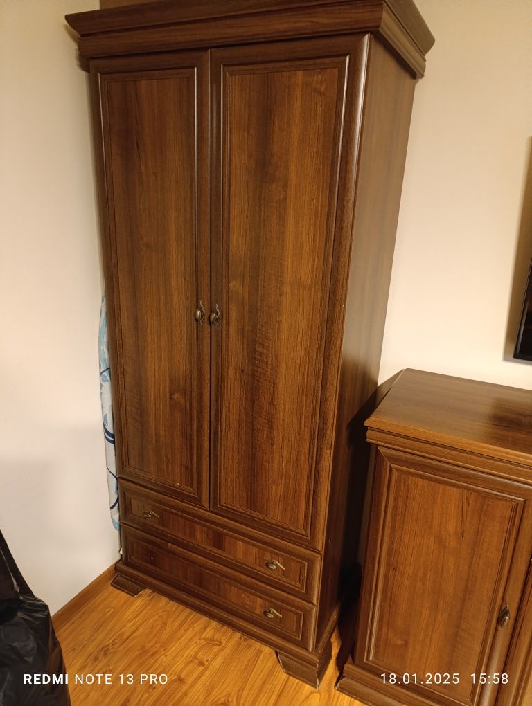 Meble do salonu komoda, witryna, szafa, stół, krzesła