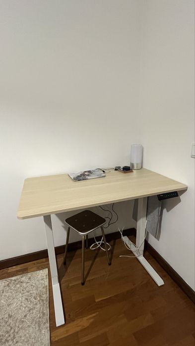 Mesa ErGear de altura regulável