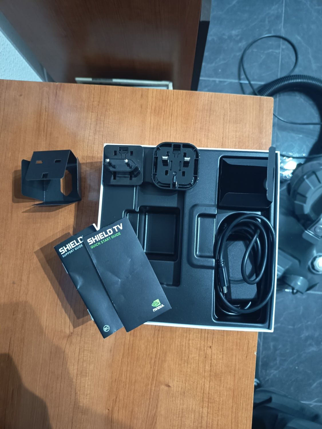 NVIDIA Shield TV Pro com extras