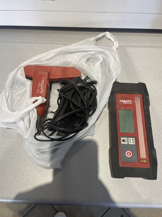 Niwelator laserowy HILTI PR3