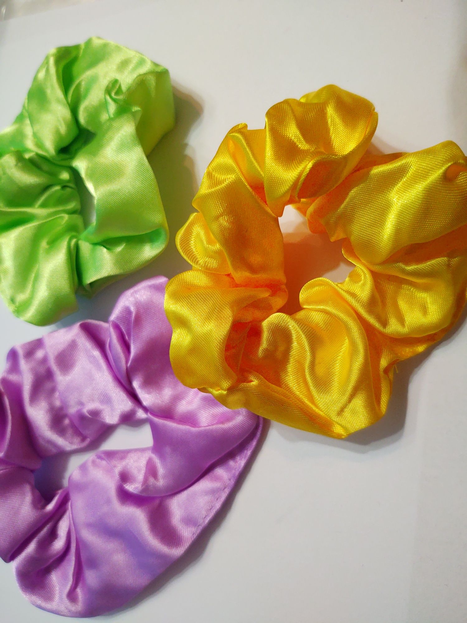 Gumk do włosów i scrunchie scrunchies