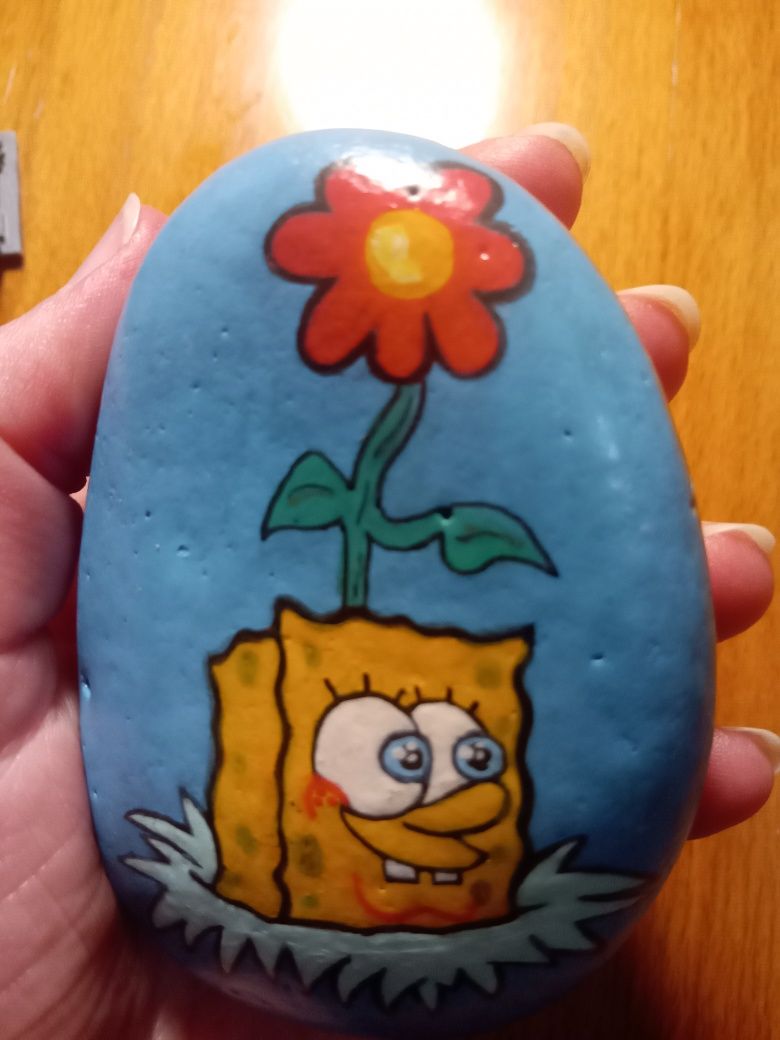 Pedra pisa-papéis pintada à mão SpongeBob