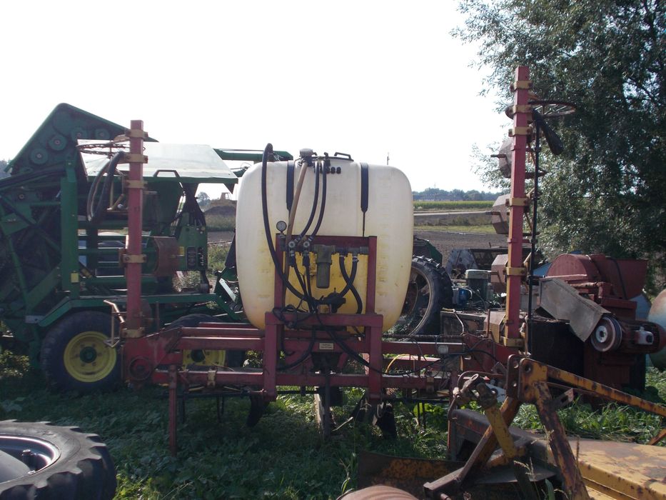 opryskiwacz międzyrzędzi