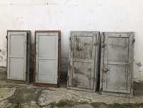 Quatro janelas antigas completas