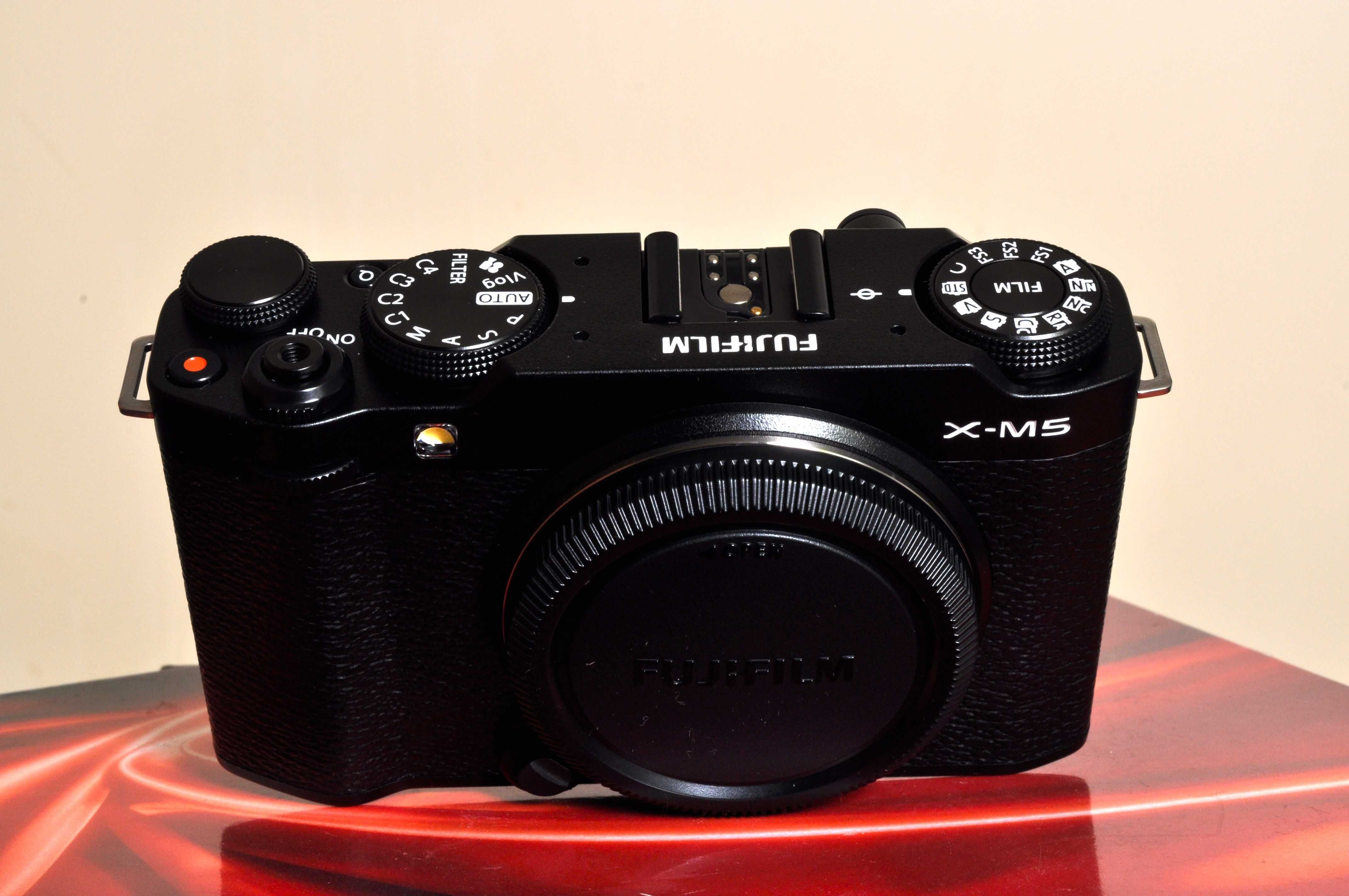 Fuji X-M5 + Xc 15x45. Novo, fatura e garantia 3 anos Fuji Pt