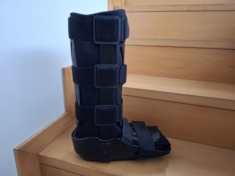 Bota Walker da marca Orliman - ref EST-087.
Tamanho 3/L (42-46).