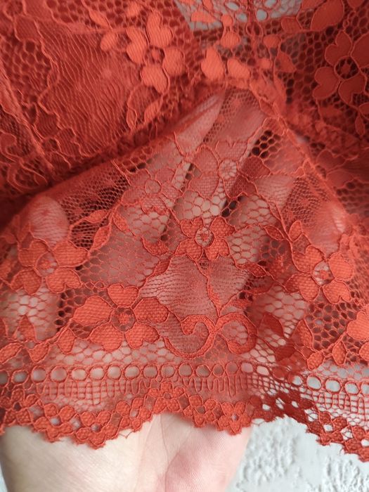 Cropp top cały z koronki na regulowane ramiączka rozm 42/44C. Secret P