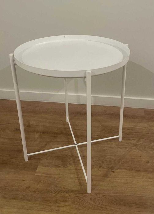 Mesa-tabuleiro IKEA GLADOM branca e vermelha, como novas, só 18€!