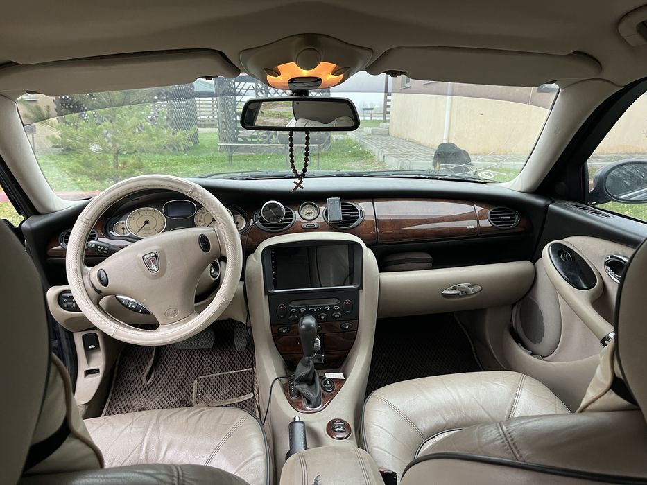 В продаже автомобиль Rover