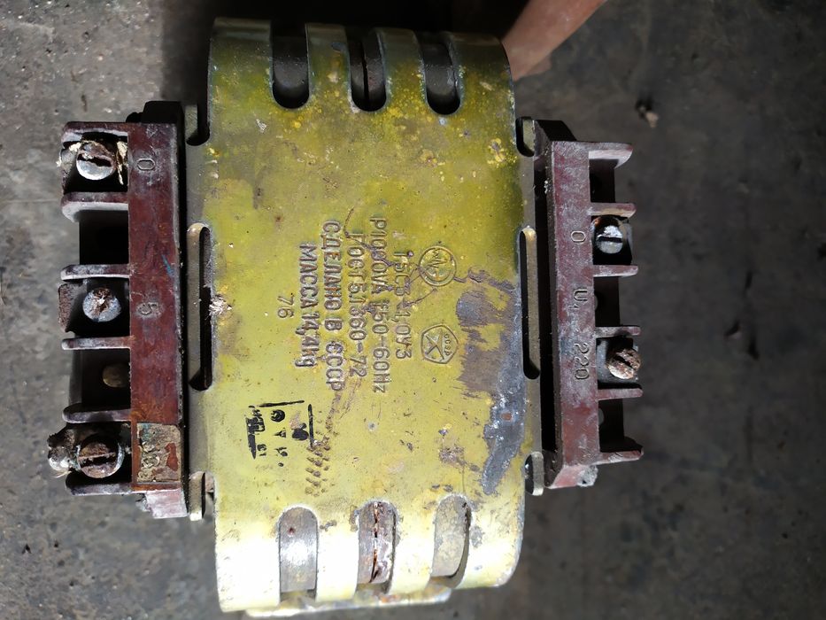 Трансформатор силовий 220-36v.