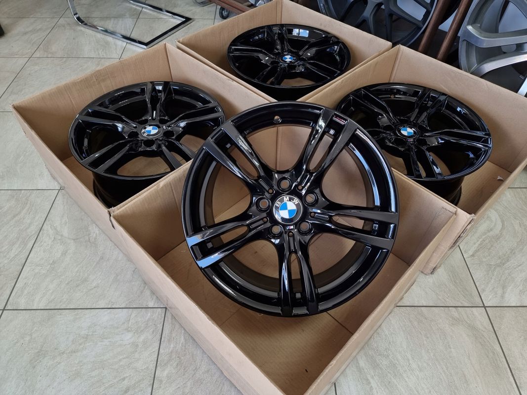 Czarne Felgi 18 Cali Bmw F10 F11 F12 F30 F32 F06 M-Pakiet