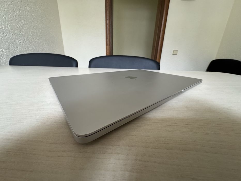 MacBook Pro 2019 16 i9, 16GB, SSD1Tb