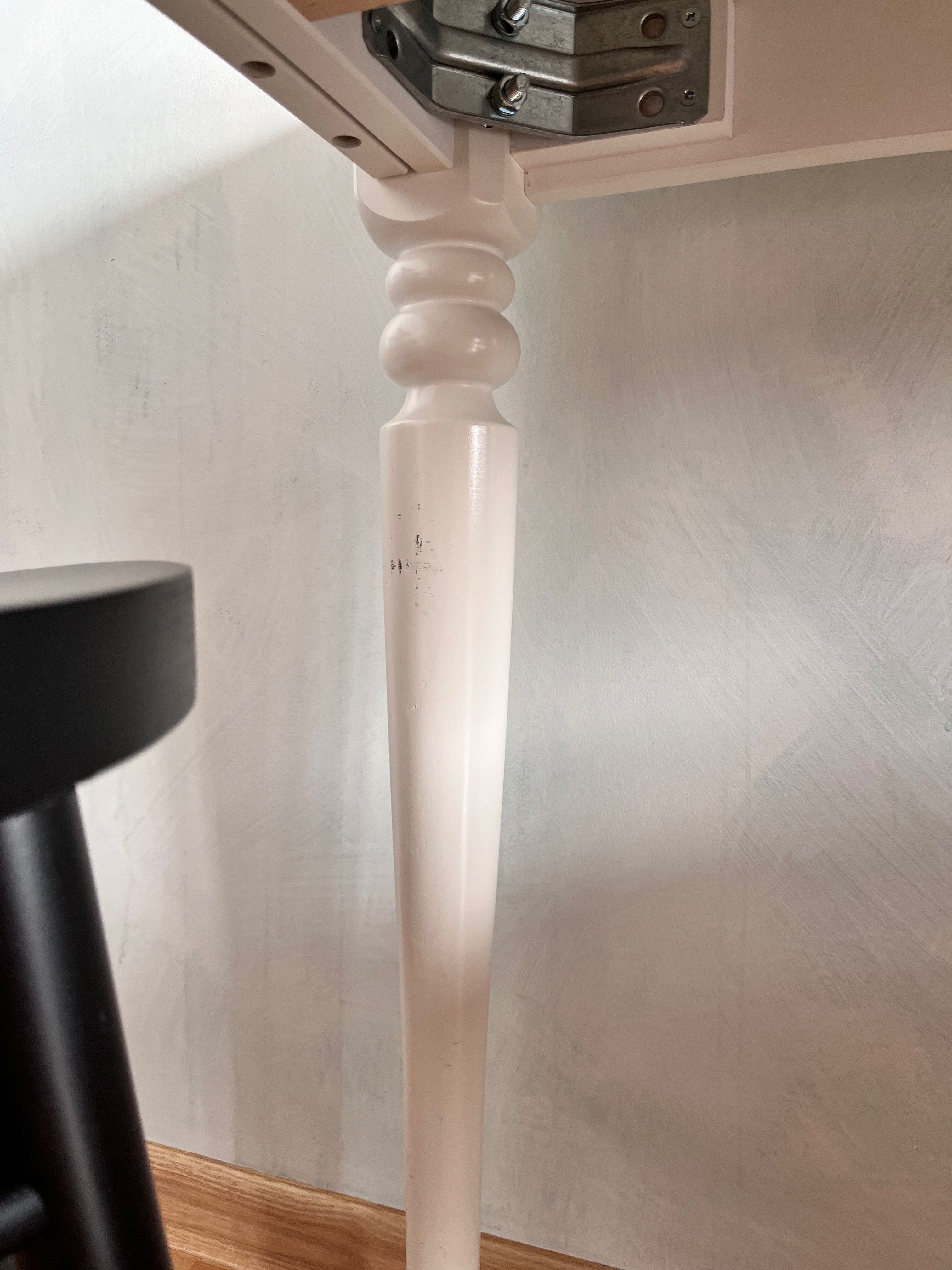 Biały stół Ikea INGATORP