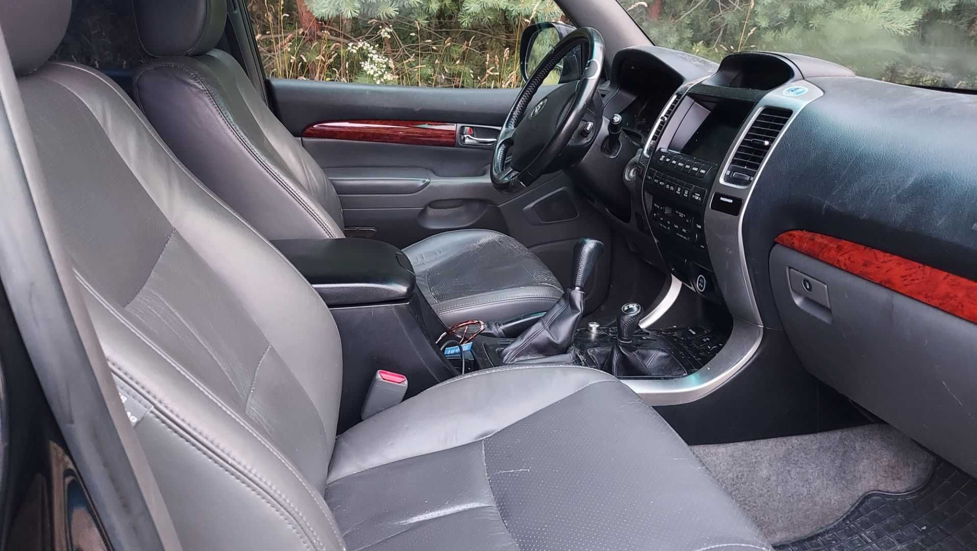 Toyota Land Cruiser 120