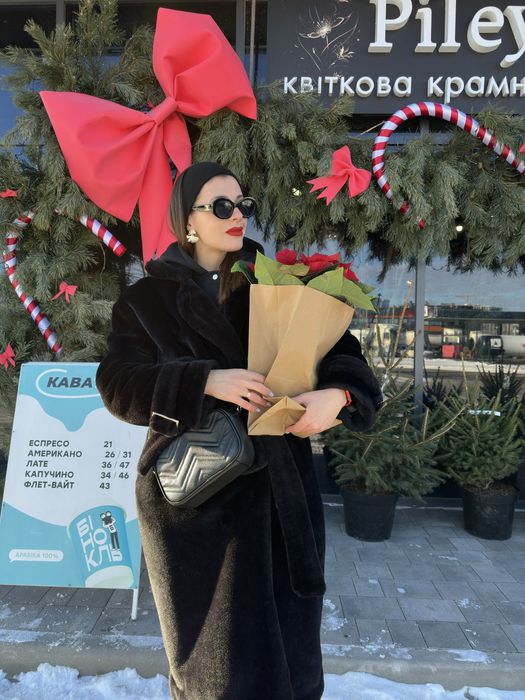 Шуба жіноча утеплена довга, дизайнерська брендова, з поясом чорна